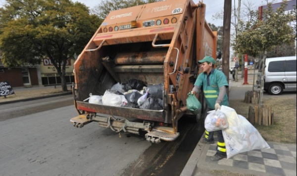 Alcalde radical se le plantó a los trabajadores: