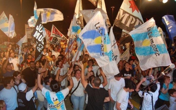 La lista del PJ y las versiones encontradas sobre la participación de La Cámpora