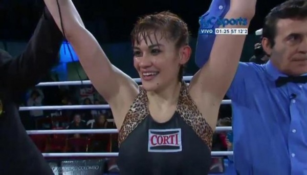 La concejal Acuña volvió a pegar duro y a gritar campeona
