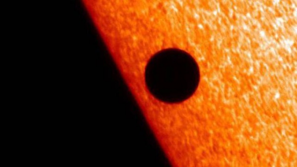 Cómo ver hoy lunes el microeclipse de Mercurio al sol
