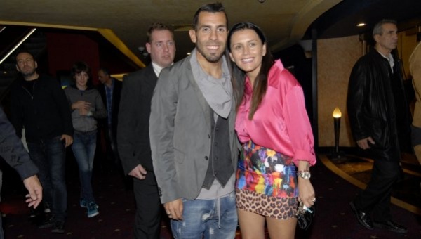 Carlitos Tevez se casa tras 19 años de noviazgo