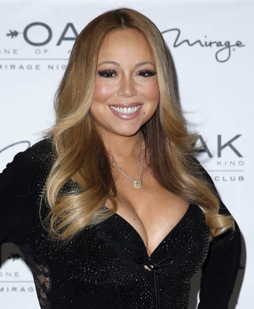 Mariah Carey debutó como DJ con un provocativo outfit