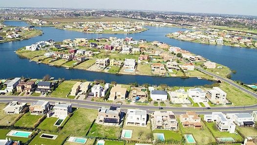 La Justicia frena la construcción de countries en dieciséis municipios
