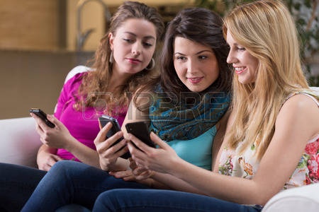 Adolescentes desarrollaron Apps preventivas del acoso callejero
