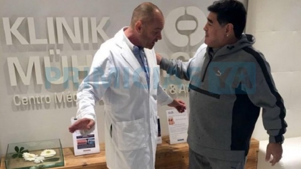 La nueva cara de Maradona luego del tratamiento anti age