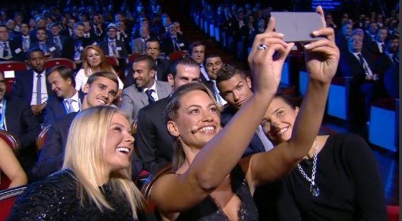 La selfie millonaria que da vuelta por el mundo