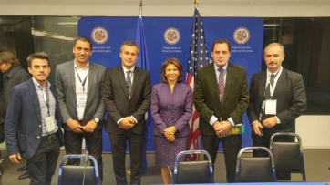 Las elecciones yankees paralizan al mundo, y ahí está la política bonaerense para observar