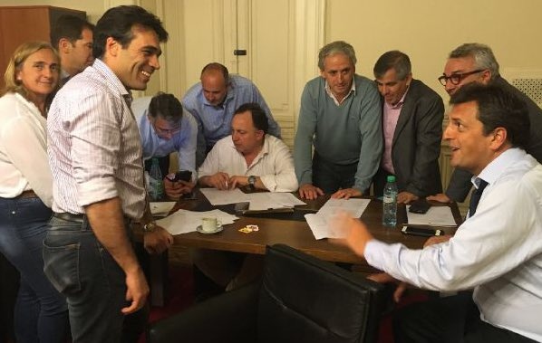 Massa juntó a la tropa de intendentes para hablar de números