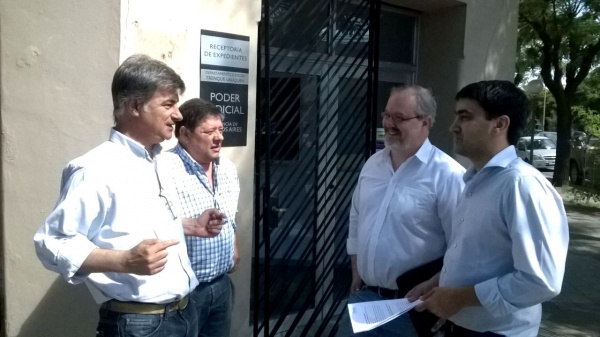 Las aguas bajan turbias en la Cuarta: el FR, a fondo contra ABSA