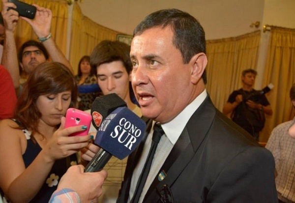 “Me quiero ir”: intendente se pide vacaciones otra vez y la oposición salió a cruzarlo