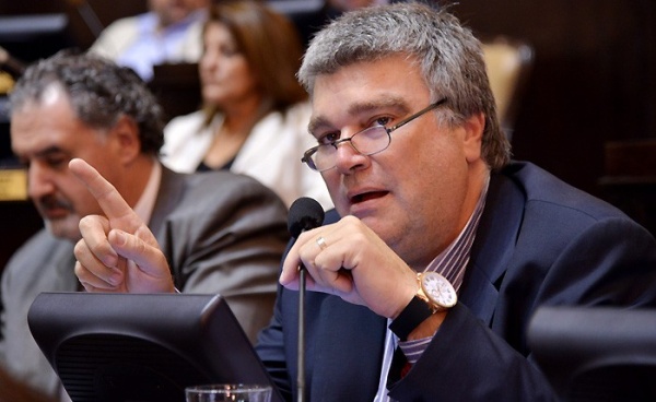 Margarito cruzó a Marcos Peña: “Está actuando como el suboficial de Macri”