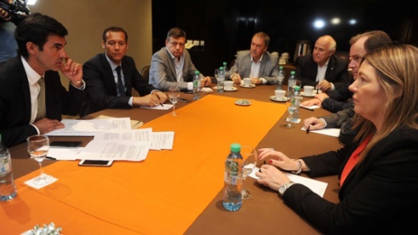 Los gobernadores se sienten fuertes y van por el salario docente