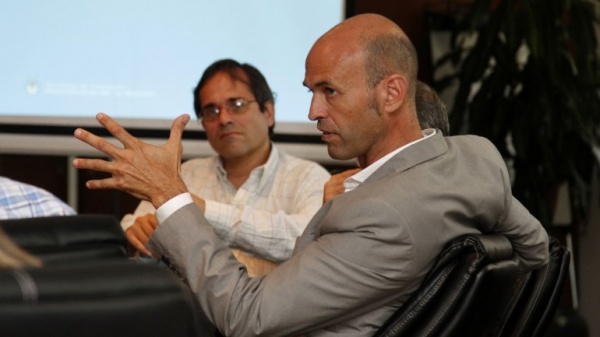 Dietrich no cumplió una promesa y se agitan los ánimos en el interior bonaerense