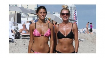 Yanina Latorre y su hija Lola, en bikini por las playas de Miami