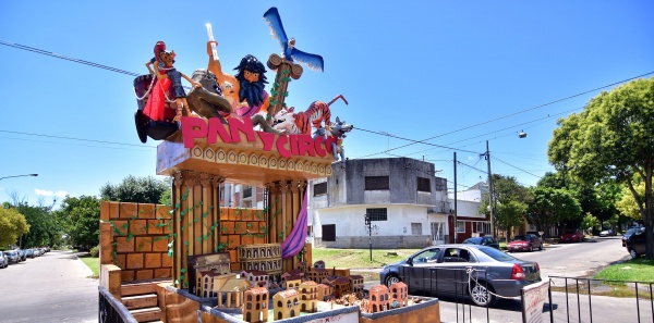 La Plata recibió el 2017 con su tradicional quema de muñecos: los ganadores