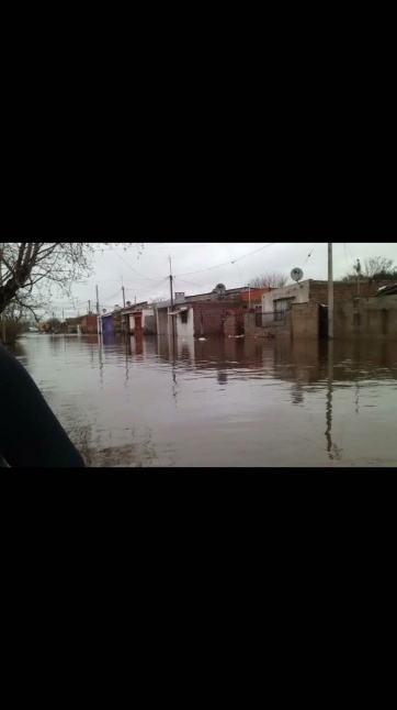 Intendente se tomó vacaciones, el pueblo se inundó y todos estallaron de bronca