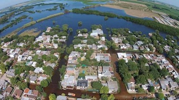Intendente se tomó vacaciones, el pueblo se inundó y todos estallaron de bronca