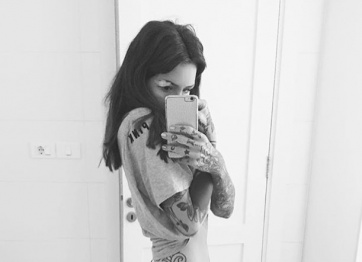 La foto ratonera de Cande Tinelli en micro bikini