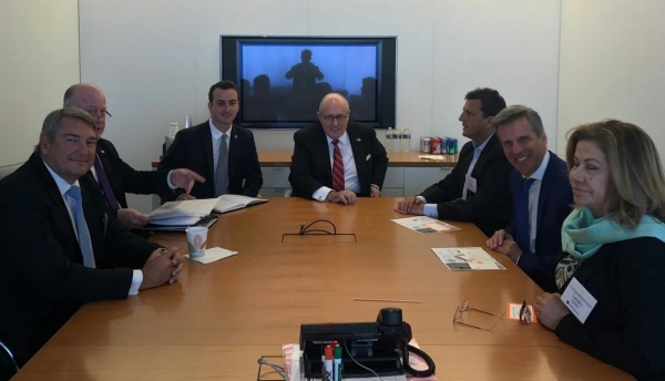 Massa se decidió y se fue con los suyos a la asunción de Trump