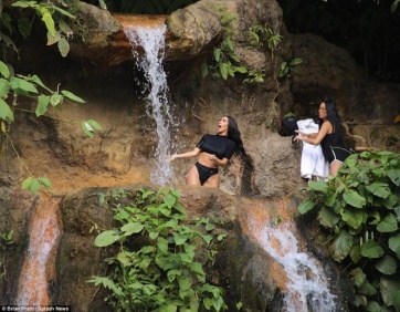 Las fotos ultra hot de Kim Kardashian en Costa Rica