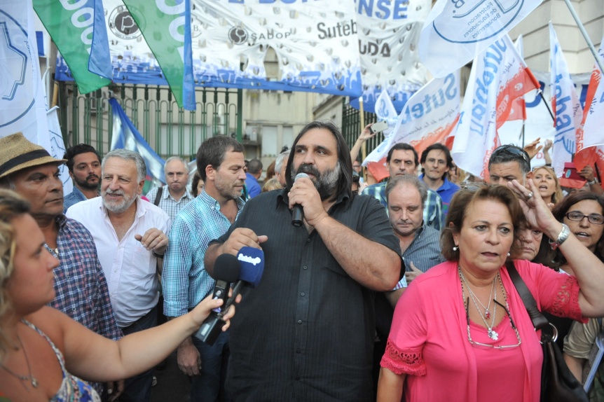 La semana comienza con nuevo paro docente y llamada a negociación