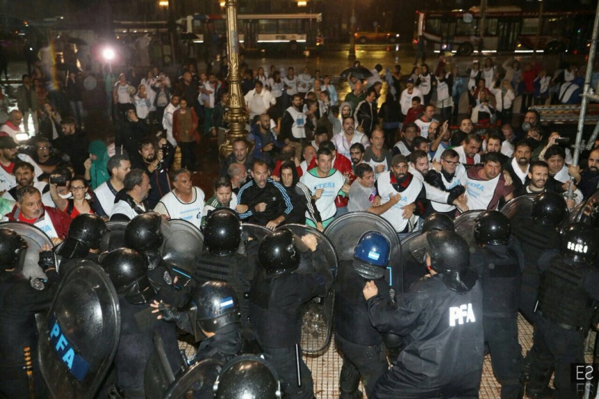 Docentes intentaron armar una