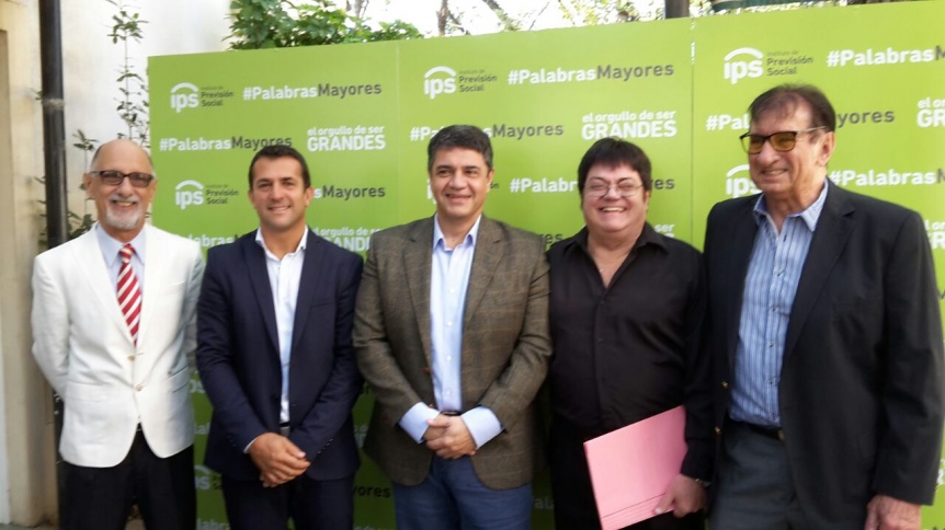 Junto a destacadas figuras se inauguró