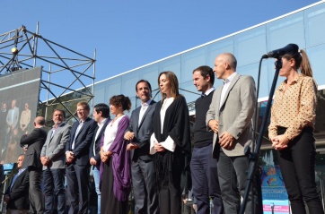 Con un mix de intendentes y en suelo opositor, Vidal anunció obras de Salud