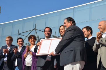 Con un mix de intendentes y en suelo opositor, Vidal anunció obras de Salud
