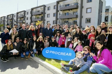 En tierras massistas, Cambiemos entregó viviendas