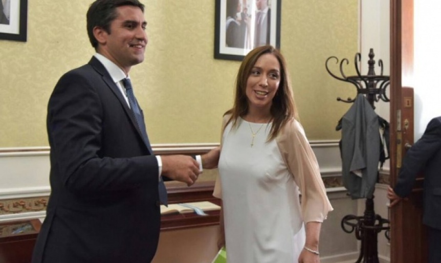 Vecinos y un diputado al son del “Feliz Cumpleaños Mariu”
