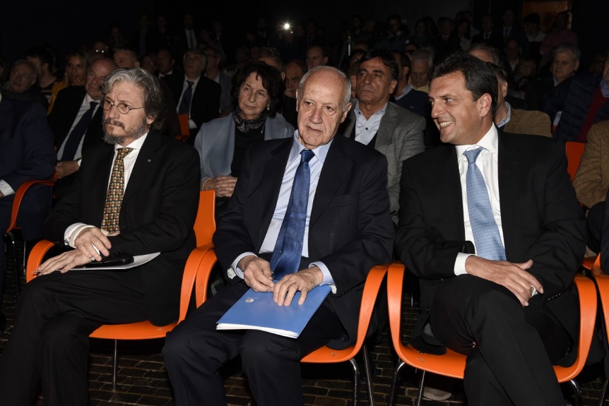 Flashes de campaña: Massa se sumó al mimo y la foto de Lavagna