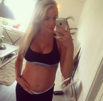 Con una foto de su pancita, La Sueca anunció que está embarazada