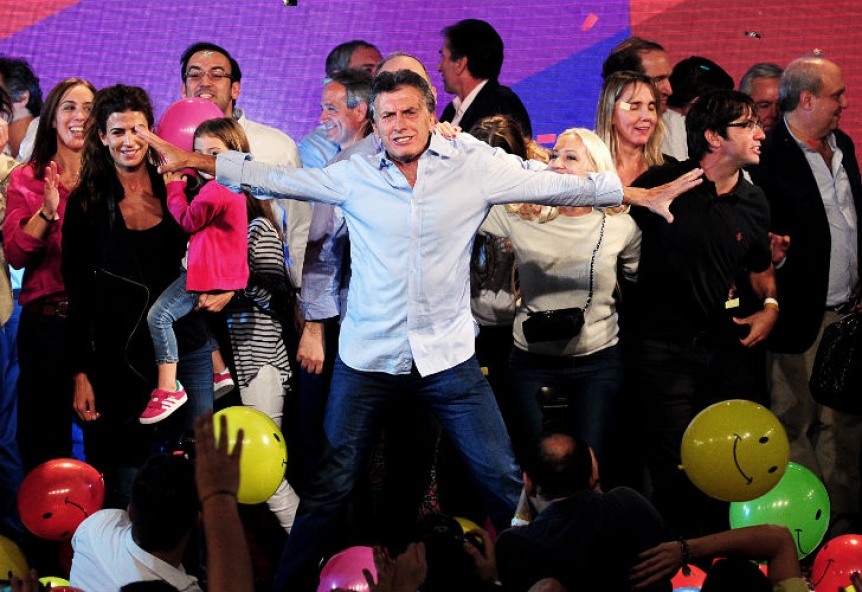 Oremos para que cumplan: Cambiemos promete que, si gana, Macri no hará su bailecito