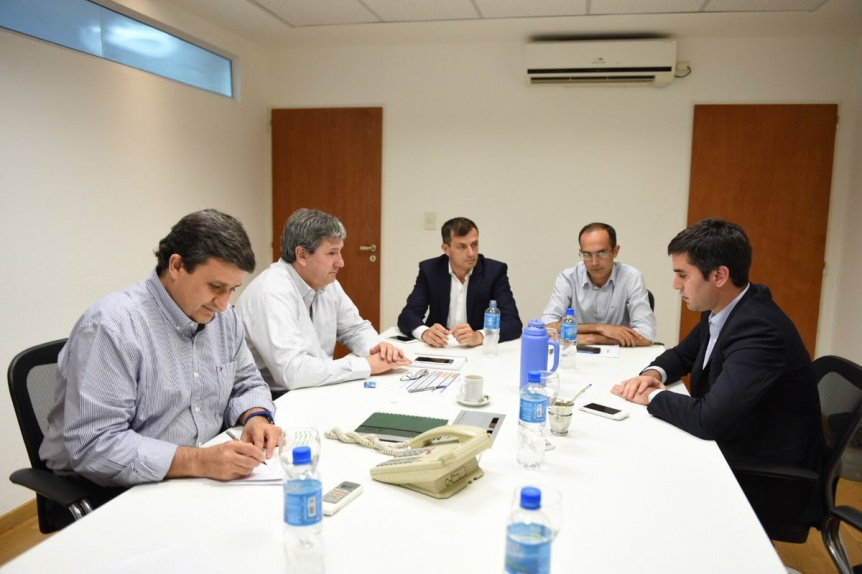 Panza llena, corazón contento: los intendentes presionaron y acordaron $ 3.200 millones más