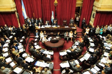 En la última sesión de muchos legisladores, el Senado votó el pliego de 39 cargos en la Justicia
