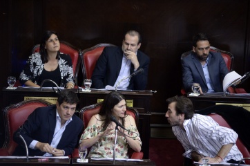 En la última sesión de muchos legisladores, el Senado votó el pliego de 39 cargos en la Justicia