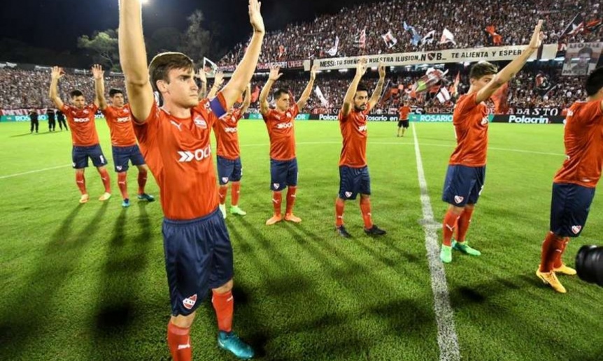Detienen a cuatro sujetos por reventa de entradas en el partido de Independiente