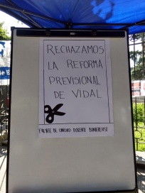Cargos docentes en disputa: gremios salen a la calle a protestar