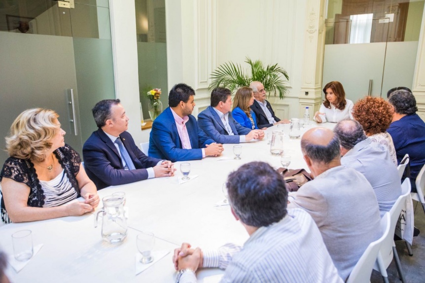 Cristina convocó a los parlamentarios del Mercosur