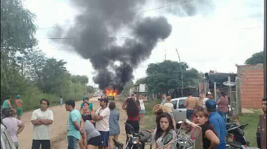 Pueblada por crimen de una niña dejó en off side a intendente de Cambiemos