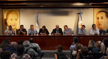Desesperado por ganarle a Macri, el kirchnerismo tiende lazos con la izquierda y el massismo