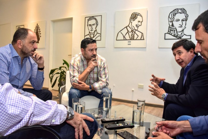 Con otra foto, el Partido Justicialista aceita sus contactos con el massismo y suma reclamos a Vidal