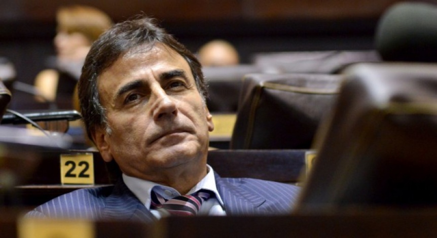 Contra el aborto, legislador impulsa un proyecto para