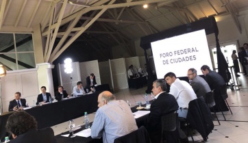 Arenga presidencial: Macri pidió a los intendentes no quedarse a “cuidar el pago chico”
