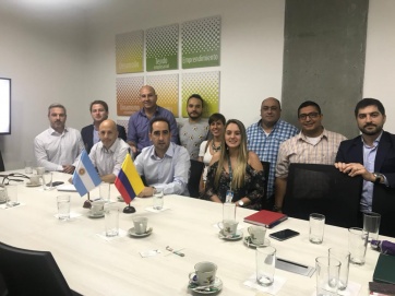 Funcionario de Vidal y tres intendentes oficialistas buscan experiencias en Colombia