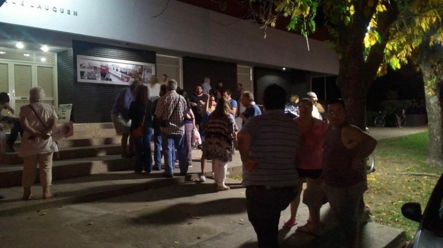 Llaman a la paz luego de una sesión con insultos, trompadas y empujones