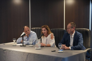Le pegan a Vidal donde más le duele: comparan su Educación con la de Scioli