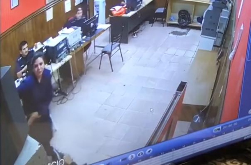 Tras el ataque a la comisaría de La Matanza, buscan inhibir la señal de los celulares