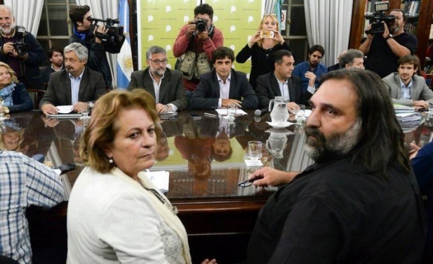 Cláusula gatillo: tras el fallo judicial, docentes y funcionarios se adjudican la victoria